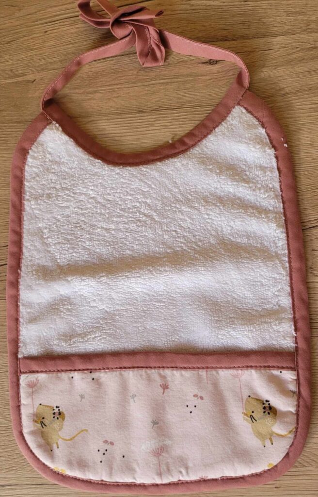 bavoir avec poche bébé motif les souris