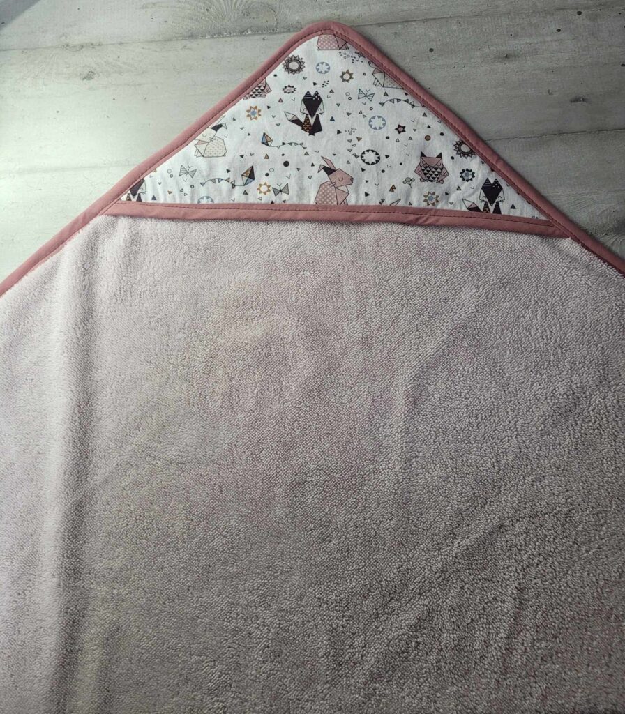 sortie de bain bébé motif amis de la foret